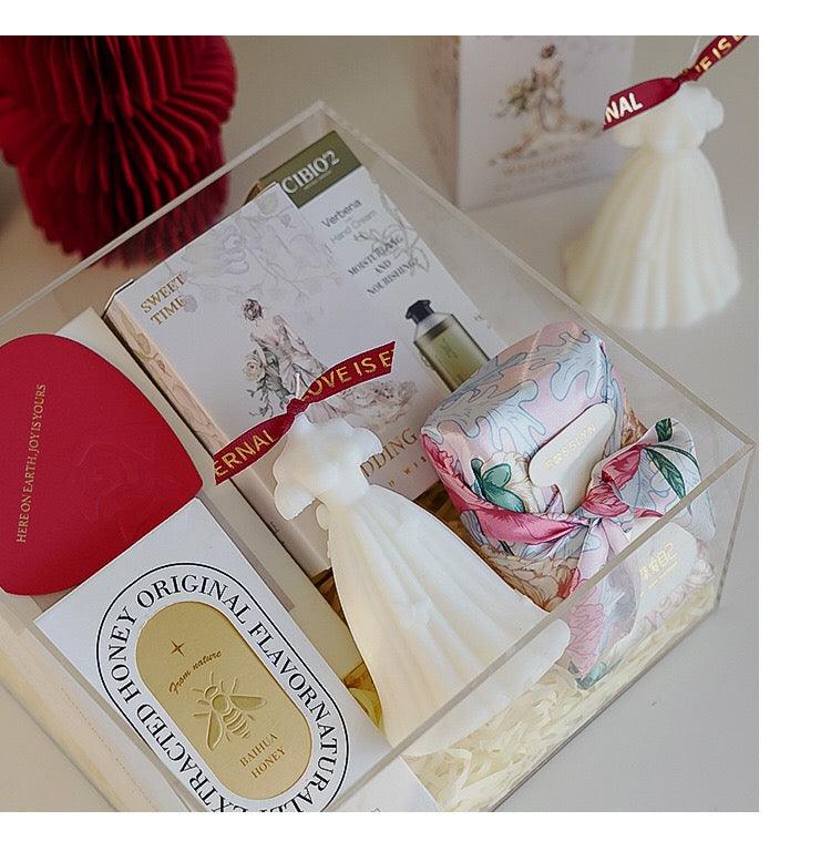 Set of 2 Romantic Wedding Dress Scented Candles, Burning Time 10-12 Hours, Perfect For Valentine's Day, Wedding Gifts - Decotree.co Online Shop